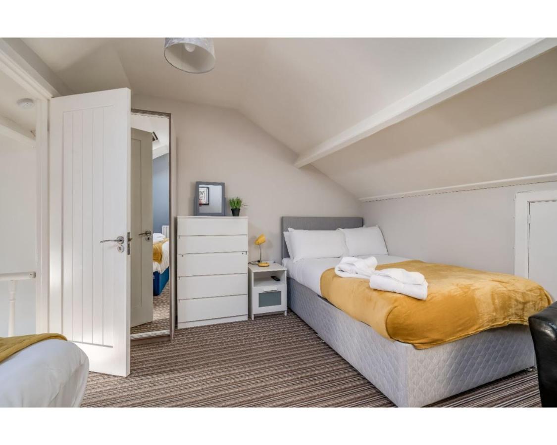 Ravenhill Apartment