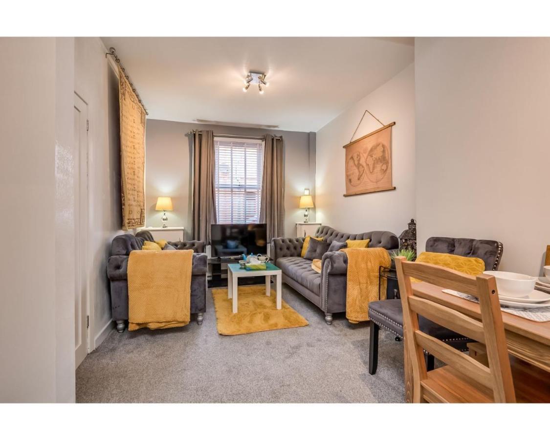 Ravenhill Apartment